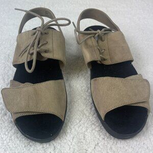 CIAO Sport Comfort Womens Sandles Sz 8 Adjustable Shoes Taupe Suede NEW Old Stoc